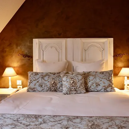 Hotel Restaurant Le Verger Des Châteaux, The Originals Relais 3*