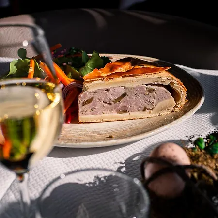 Restaurant Le Verger Des Châteaux, The Originals Relais Hotel