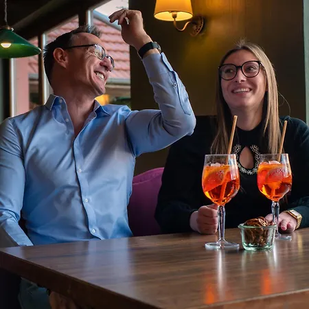 Restaurant Le Verger Des Châteaux, The Originals Relais 3*