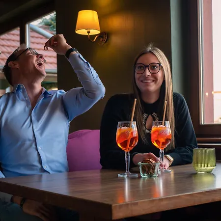 Hotel Restaurant Le Verger Des Châteaux, The Originals Relais