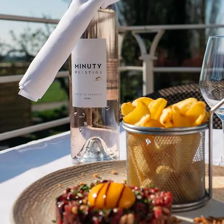 Hotel Restaurant Le Verger Des Châteaux, The Originals Relais